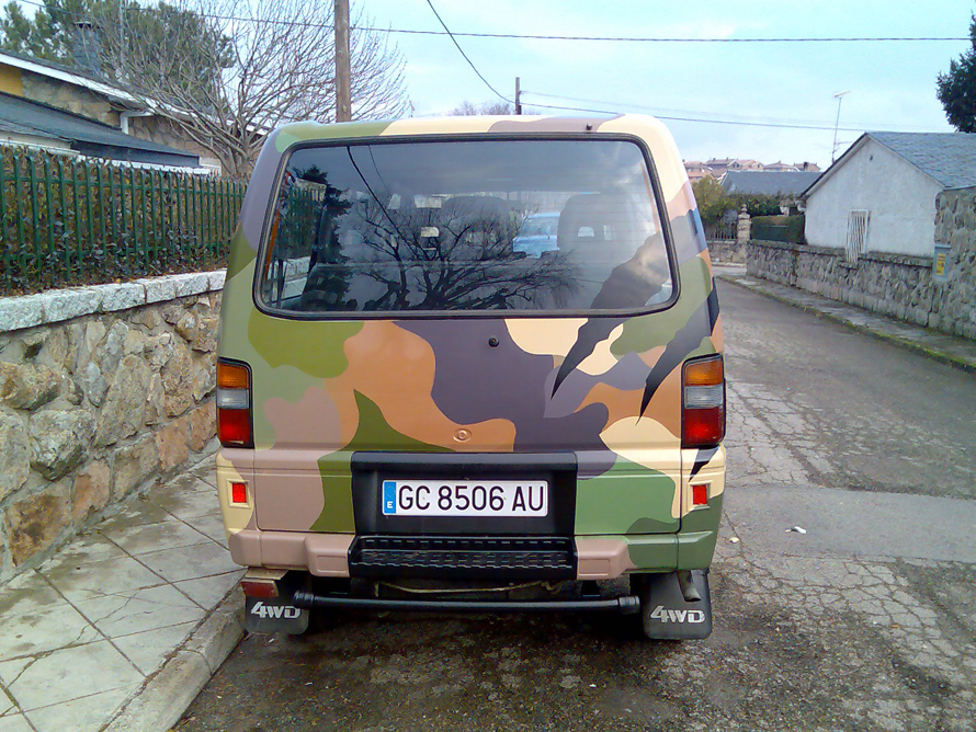 Camioneta camuflaje .